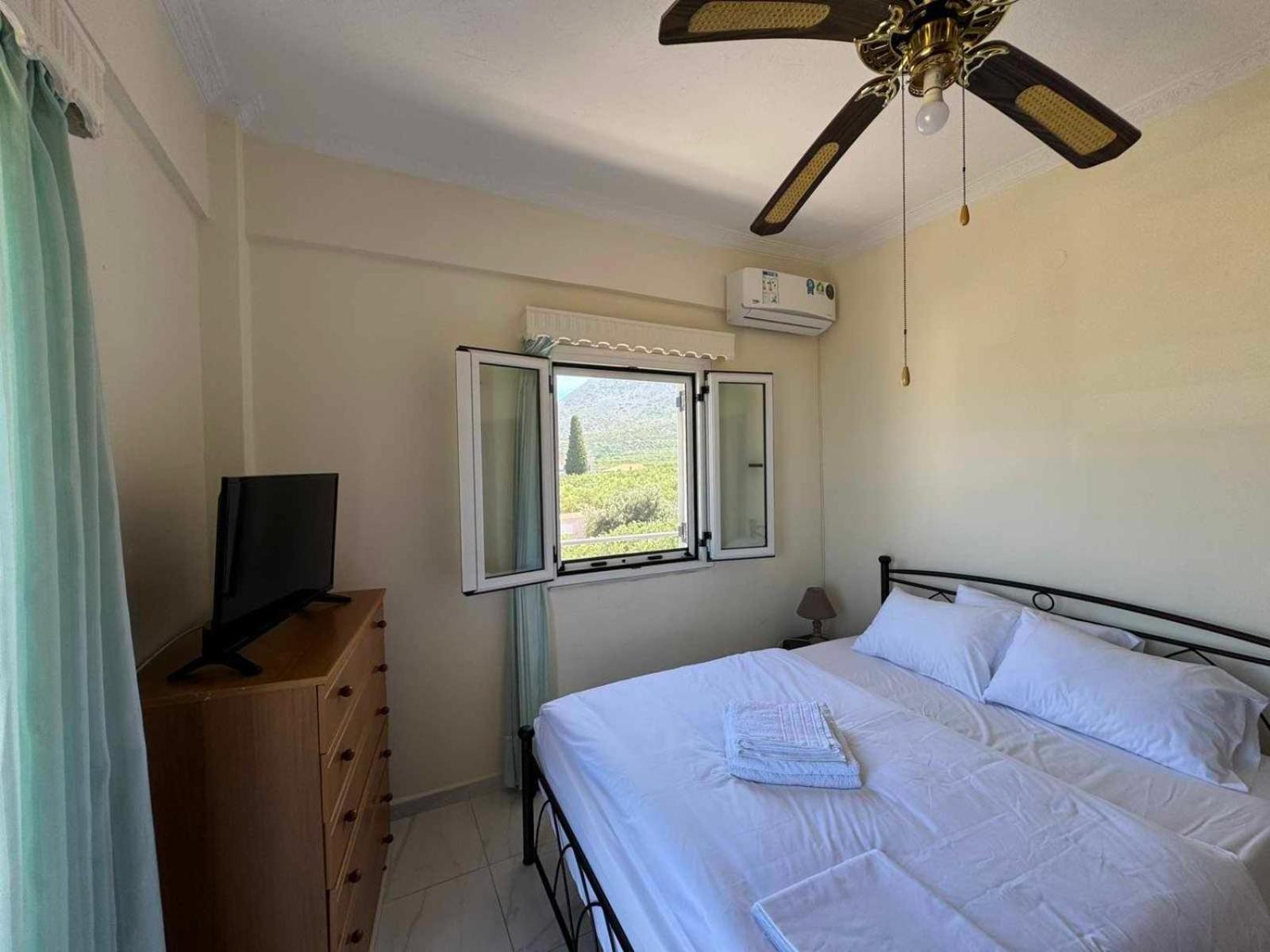 Santis Apartment Ареополис Екстериор снимка
